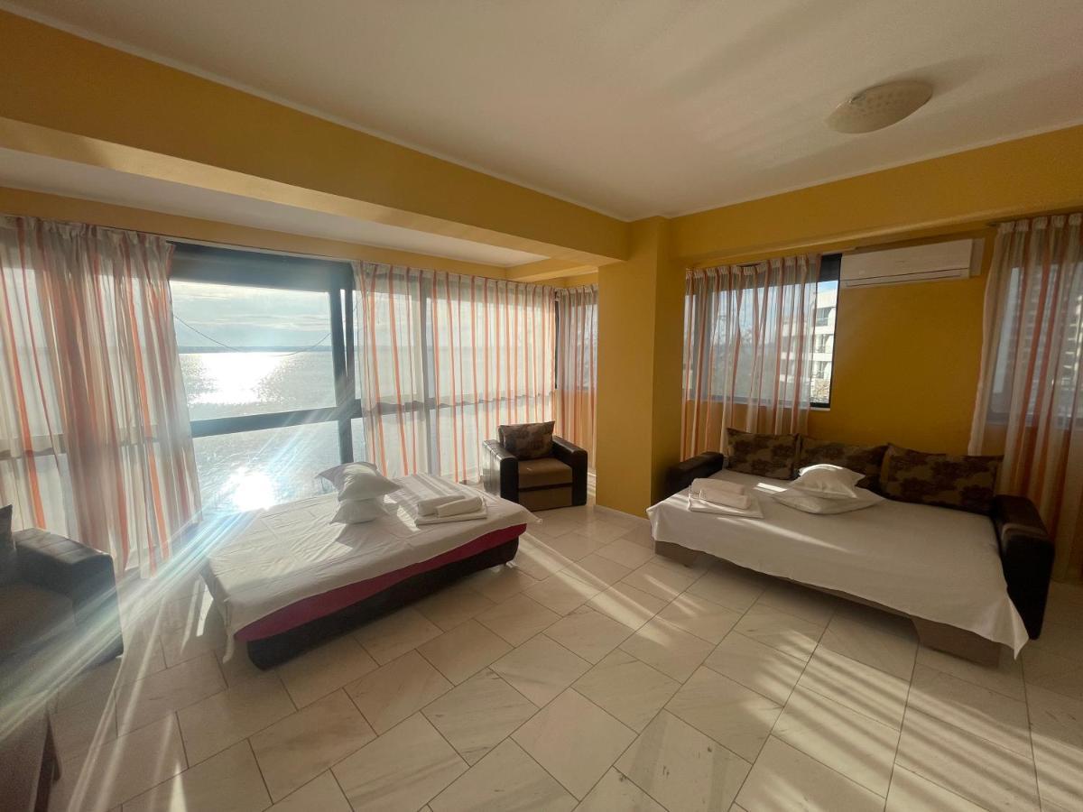 Sophia Lake View Suite Mamaia Exterior photo