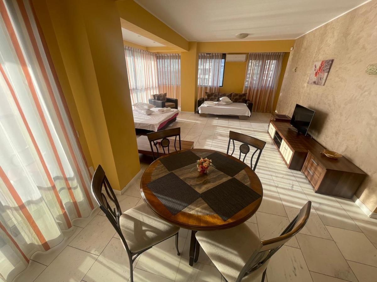 Sophia Lake View Suite Mamaia Exterior photo
