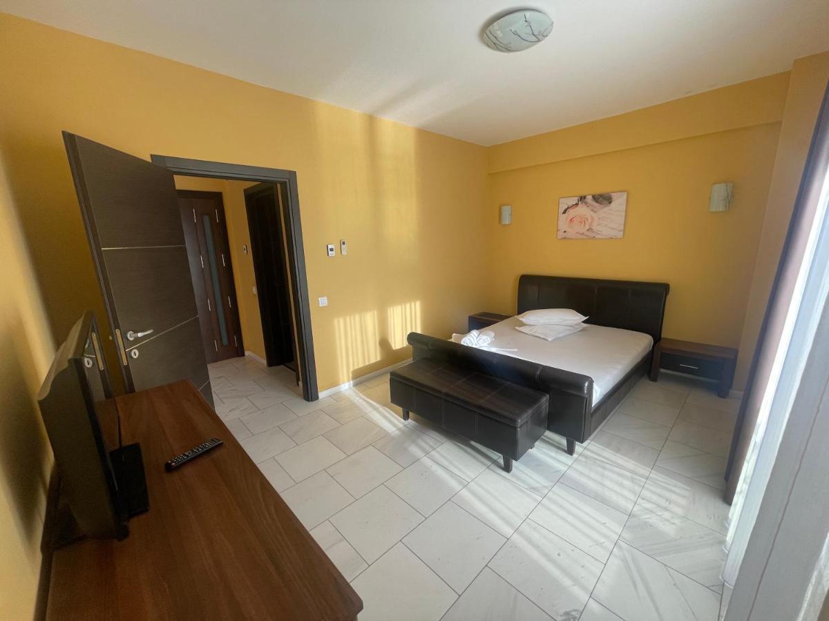 Sophia Lake View Suite Mamaia Exterior photo