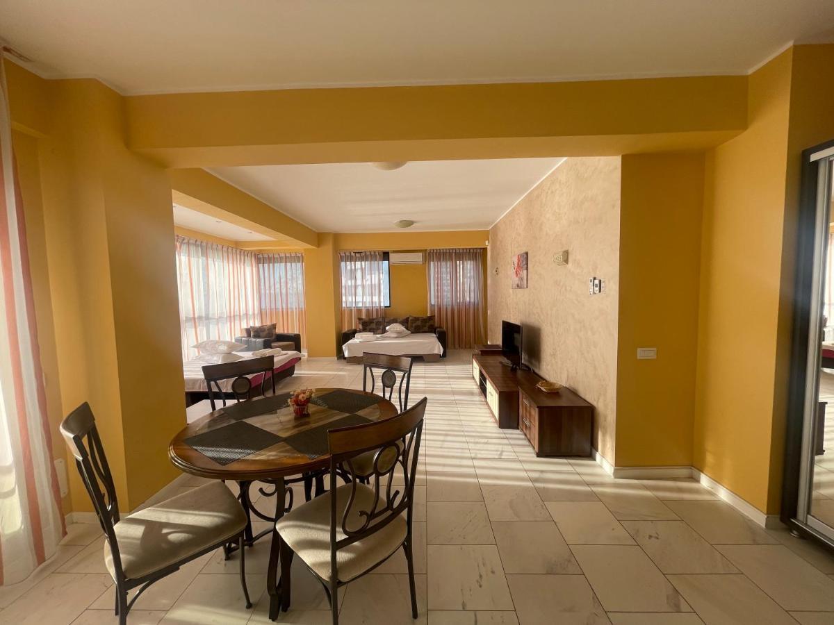 Sophia Lake View Suite Mamaia Exterior photo