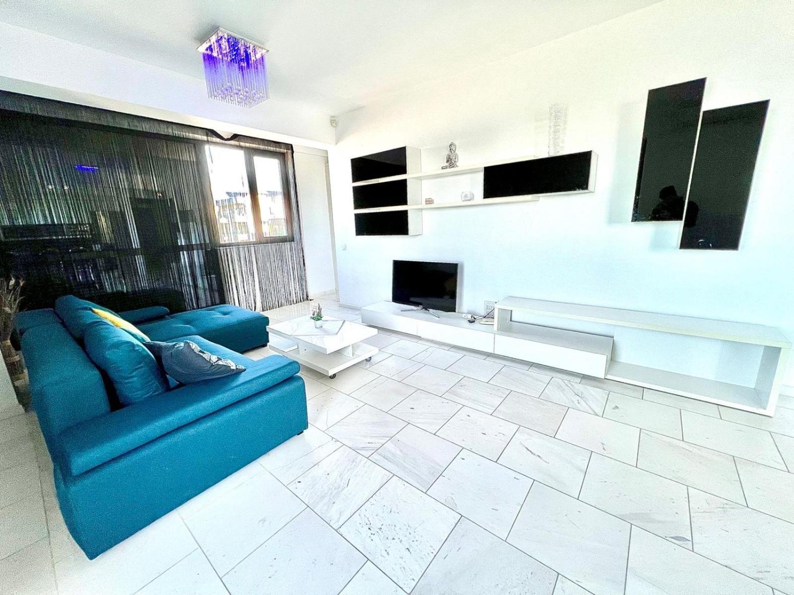 Sophia Lake View Suite Mamaia Exterior photo