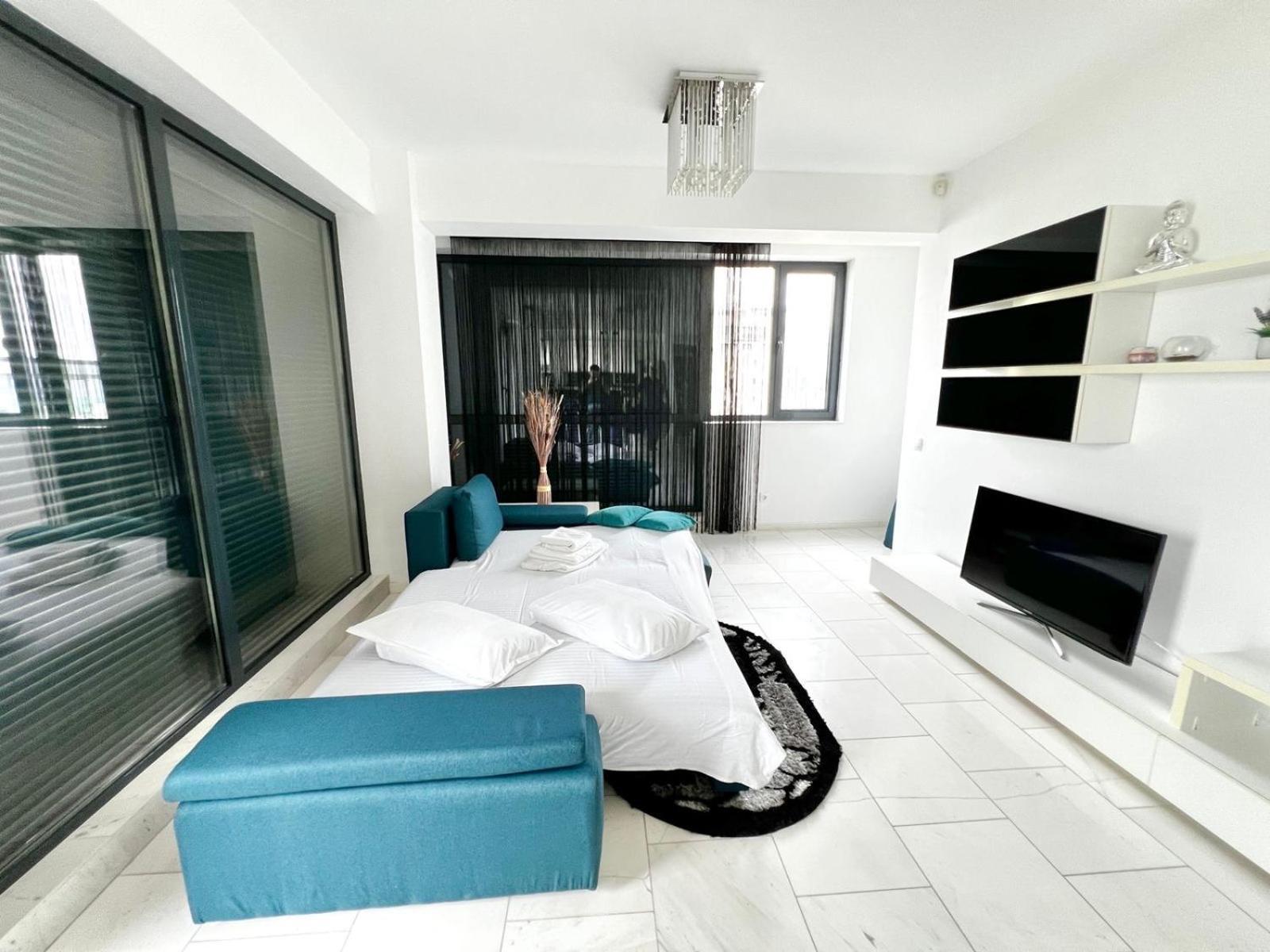Sophia Lake View Suite Mamaia Exterior photo