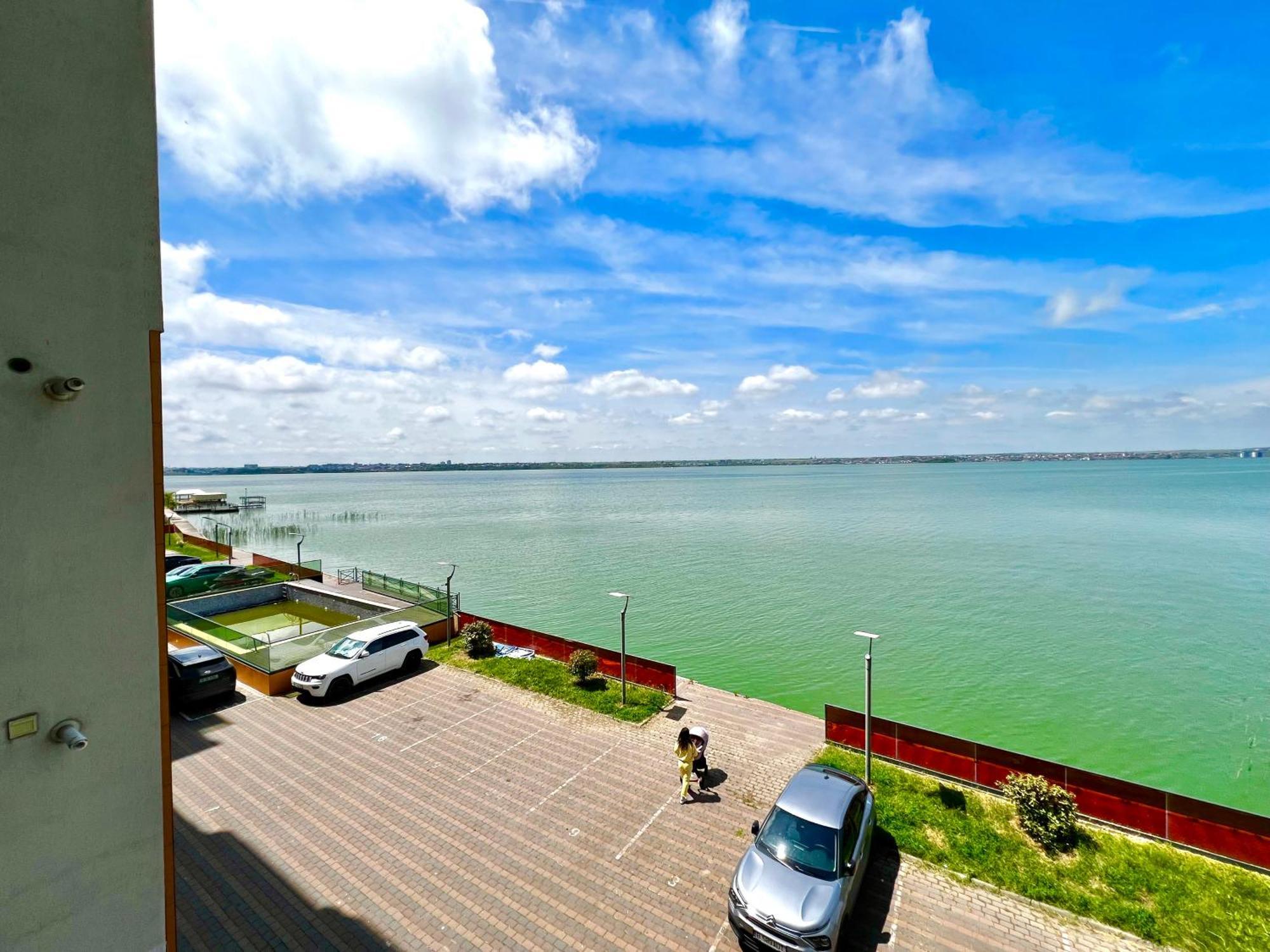 Sophia Lake View Suite Mamaia Exterior photo