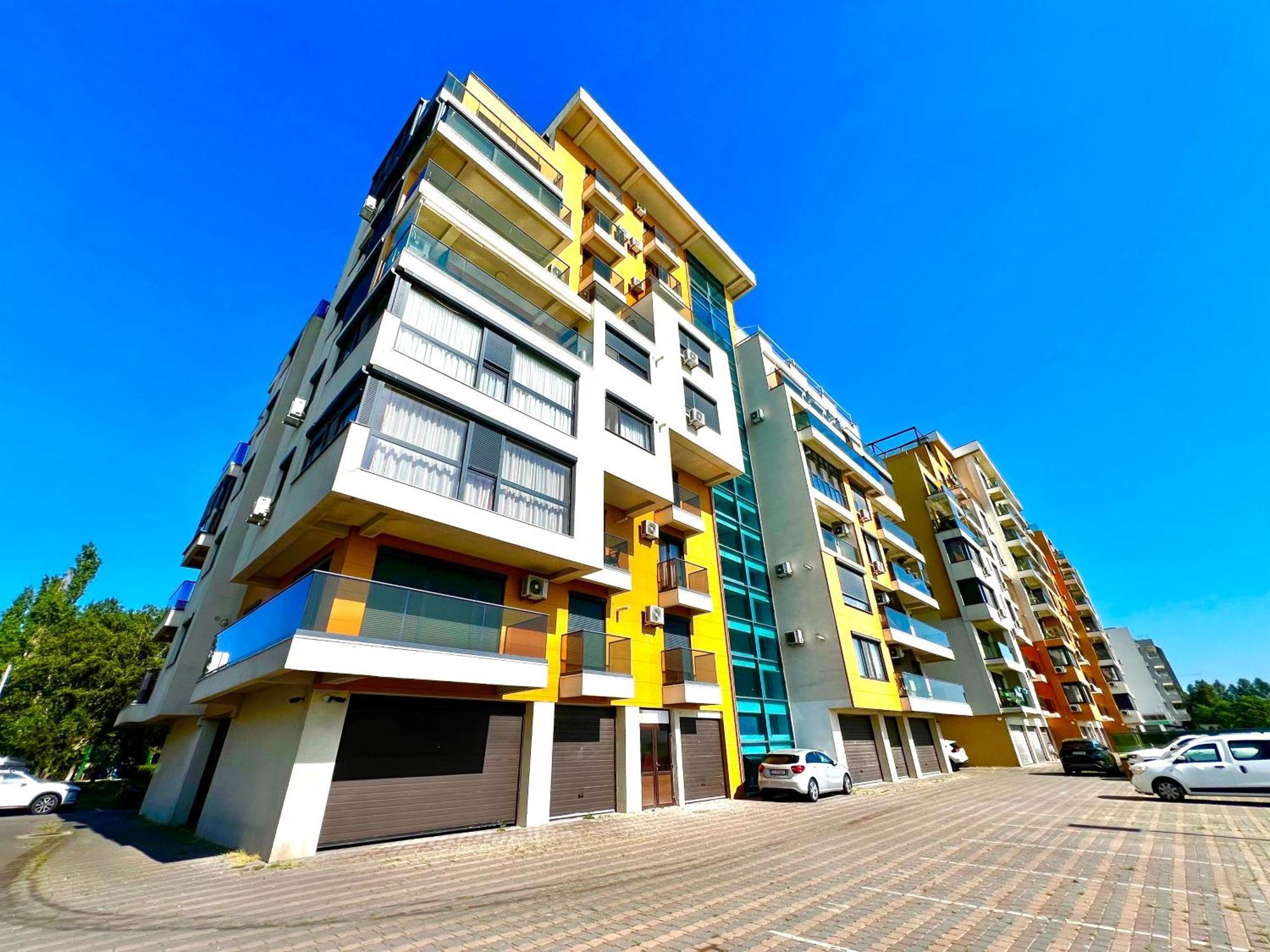 Sophia Lake View Suite Mamaia Exterior photo